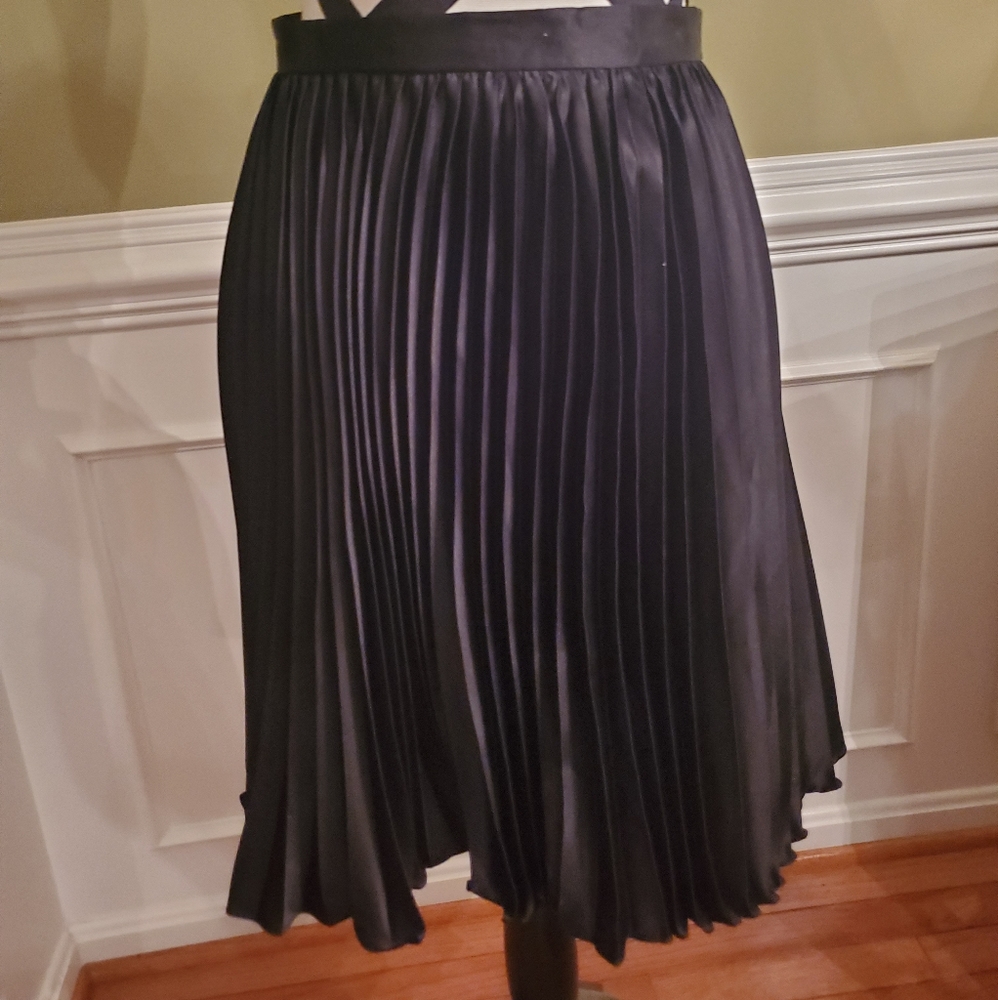 Black pleated satin skirt, size 4